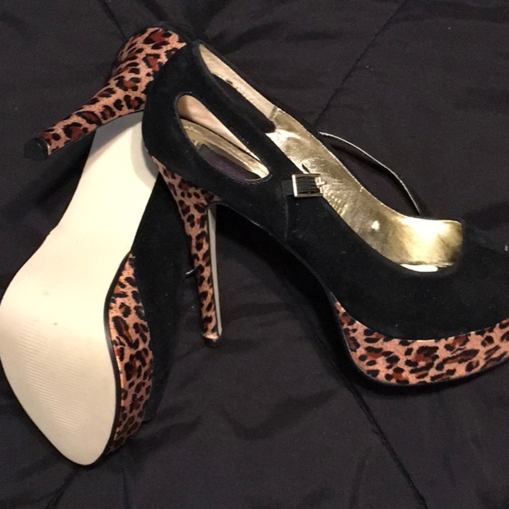 Leopard and black Heels